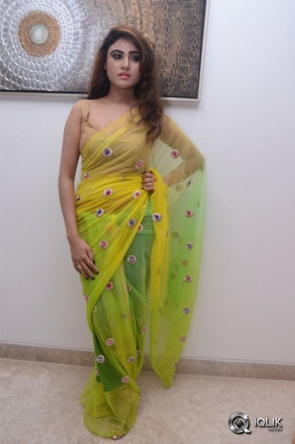 Sony-Cherista-At-Kalamandir-6th-Anniversary-Celebrations